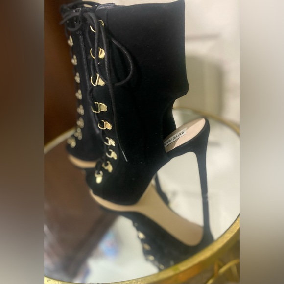 🖤💛NEVER WORN Steve Madden| Lace Up | Gold Hardware | Size: 9 | 4.75 in. - Picture 11 of 11